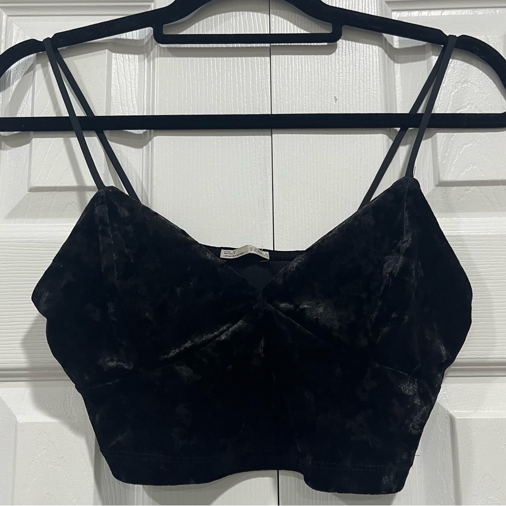 Zara • Black Velvet Spaghetti Strap Crop Top